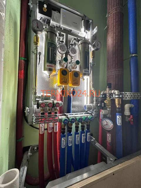 Коллекторный узел в квартиру. Сантехниша "Комфорт 1/2"-1